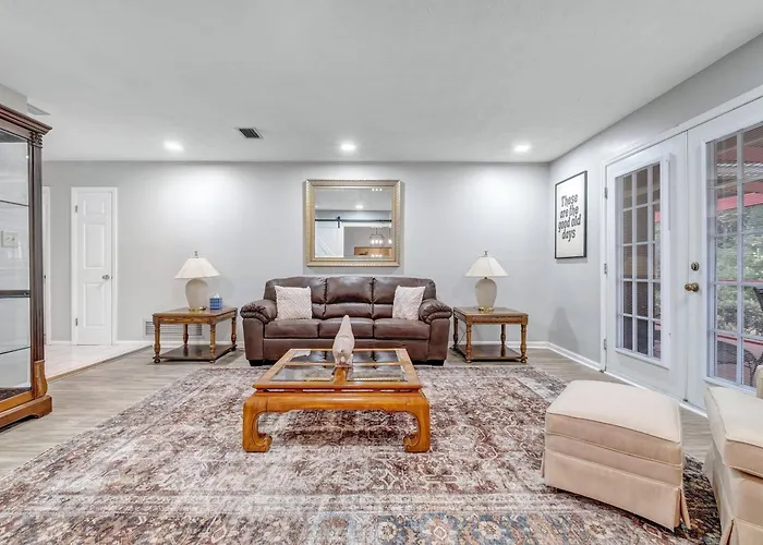 Hudson Manor * Tallahassee