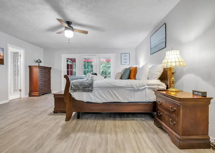Hudson Manor *