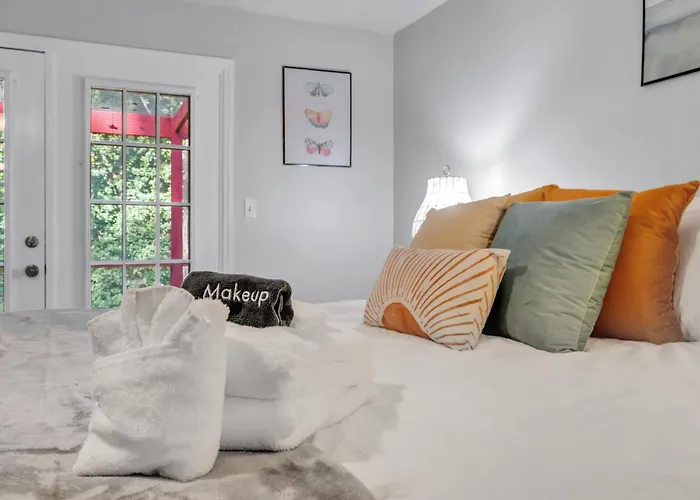 Hudson Manor * Tallahassee